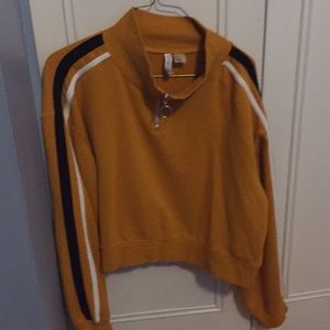 cropped orange sweatshirt (size L)